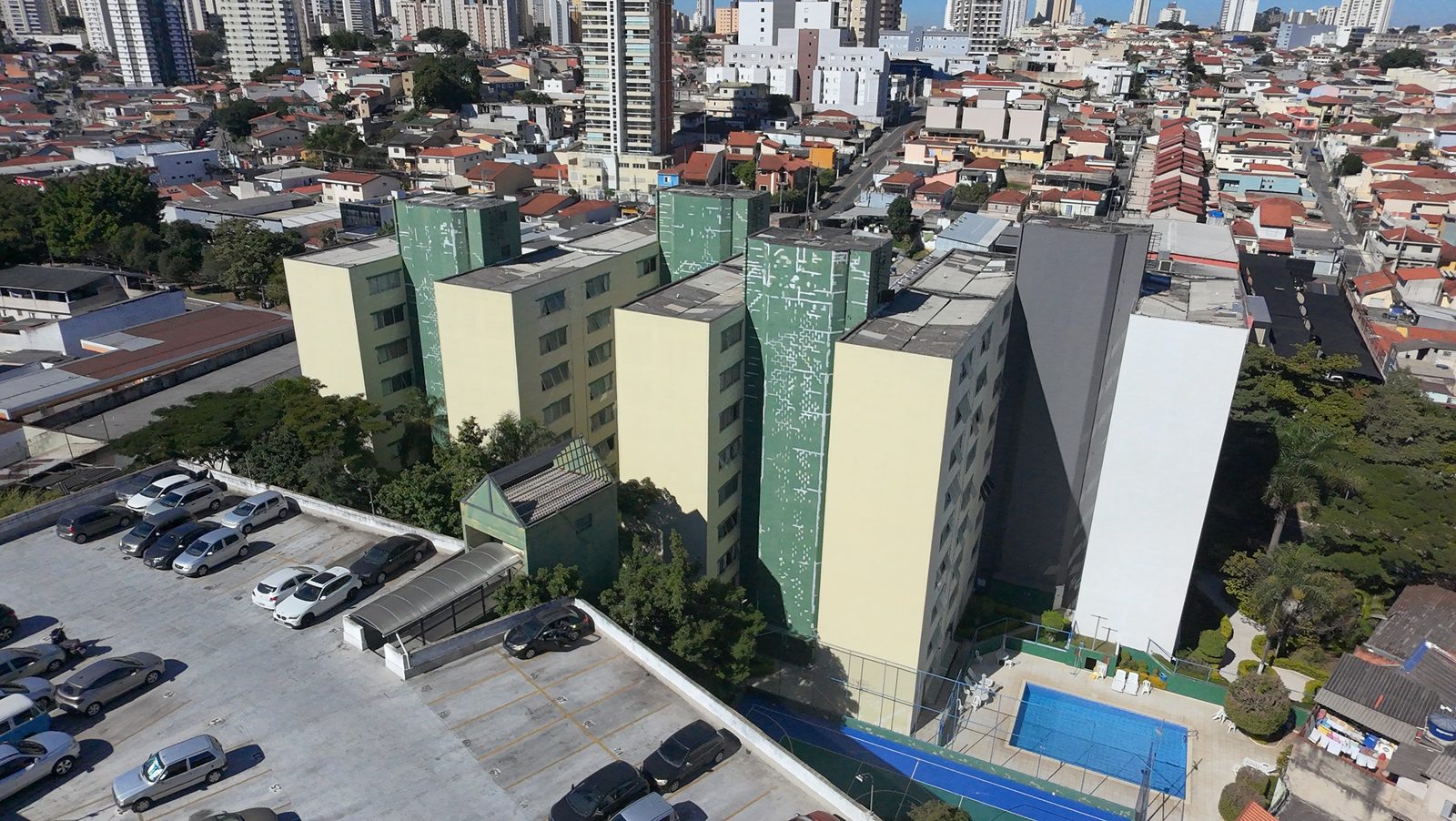 Vista aérea do conjunto de edifícios em obra